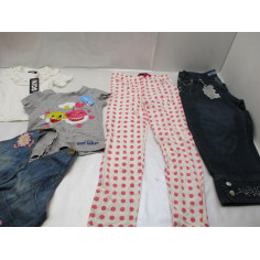 50 Vetements enfant neuf