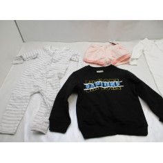 50 Vetements enfant neuf