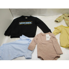 55 Vetements enfant neuf