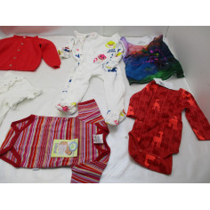 87 Vetements enfant neuf