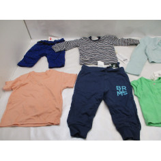 86 Vetements enfant neuf