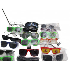 38 Paires de lunettes
