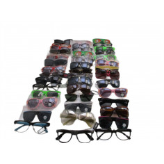 43 Paires de lunettes