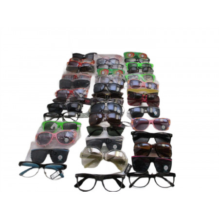 43 Paires de lunettes