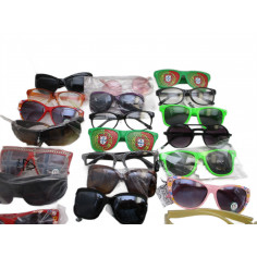 43 Paires de lunettes