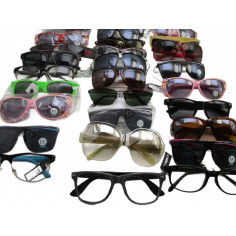 43 Paires de lunettes