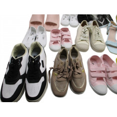 27 Paires de chaussures