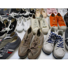 25 Paires de chaussures