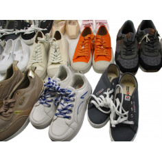 25 Paires de chaussures