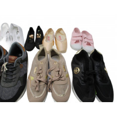 25 Paires de chaussures