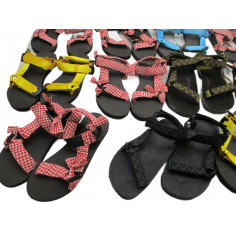 22 Paires de chaussures