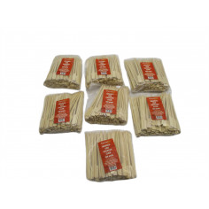 7 poches de 100 brochettes...