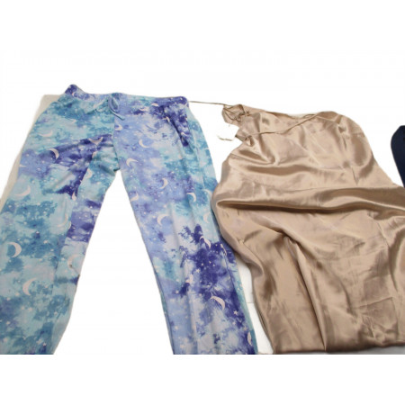 34 Pyjamas Chemises de nuit a 0.80€