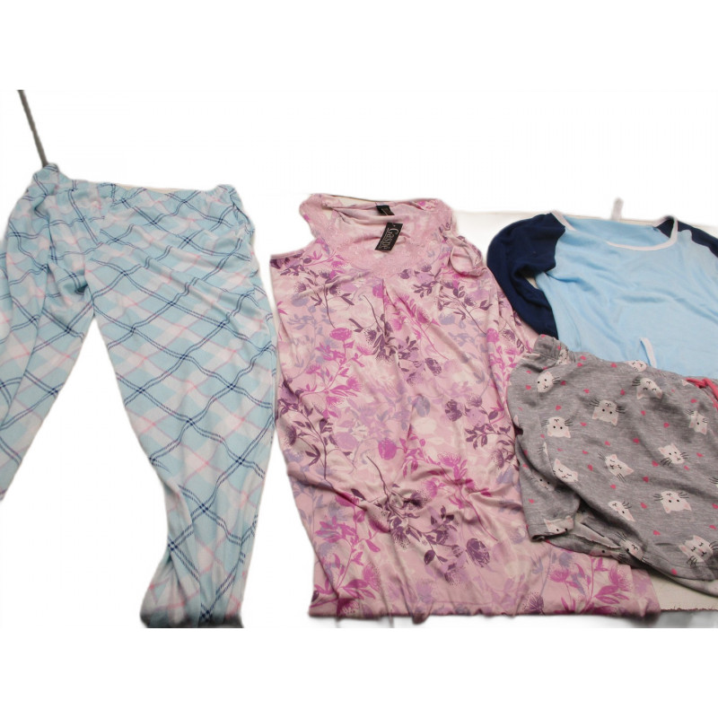 21 Pyjamas Chemises de nuit a 0.80€