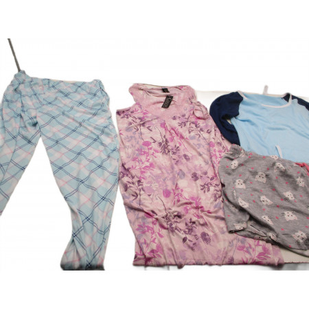21 Pyjamas Chemises de nuit a 0.80€