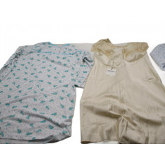 21 Pyjamas Chemises de nuit a 0.80€