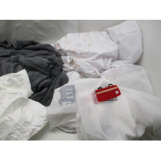 34 Tissus neufs deballes