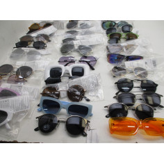 40 Paires de lunettes soleil