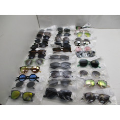 40 Paires de lunettes soleil