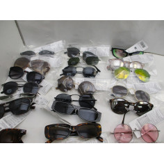 40 Paires de lunettes soleil