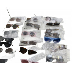 31 Paires de lunettes soleil