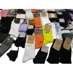 93 paires de chaussettes a 0.20€
