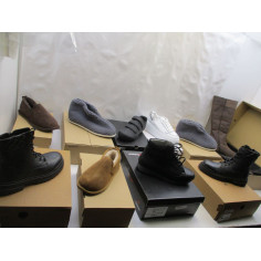 20 Paires de chaussures avec boites a 5€