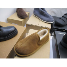 20 Paires de chaussures avec boites a 5€