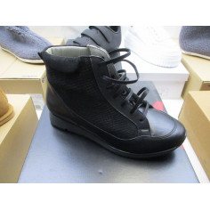 20 Paires de chaussures avec boites a 5€