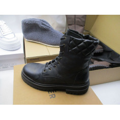 20 Paires de chaussures avec boites a 5€