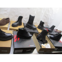 20 Paires de chaussures avec boites a 5€