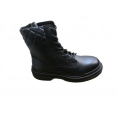 20 Paires de chaussures avec boites a 5€