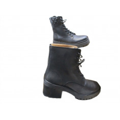 20 Paires de chaussures avec boites a 5€