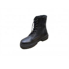 20 Paires de chaussures avec boites a 5€