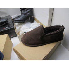 20 Paires de chaussures avec boites a 5€