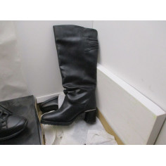 20 Paires de chaussures avec boites a 5€