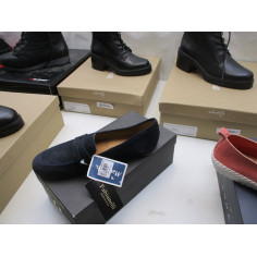 20 Paires de chaussures avec boites a 5€