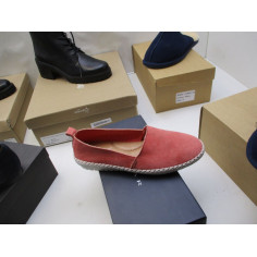 20 Paires de chaussures avec boites a 5€