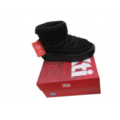 20 Paires de chaussures avec boites a 5€