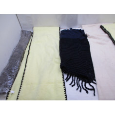 28 Echarpes a 0.60€