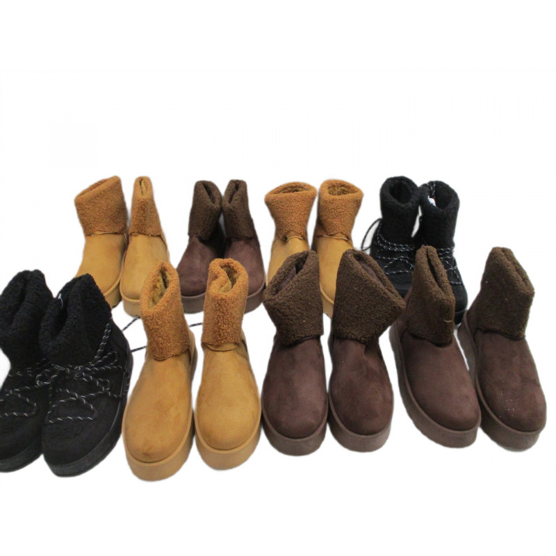 8 Paires de chaussures a 4€