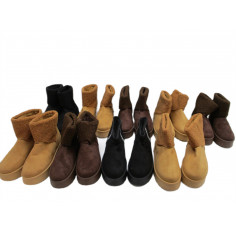 9 Paires de chaussures a 4€