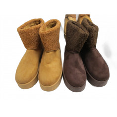 9 Paires de chaussures a 4€