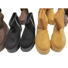 9 Paires de chaussures a 4€