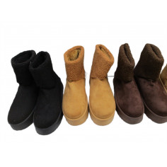 9 Paires de chaussures a 4€
