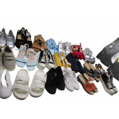 22 Paires de chaussures a...
