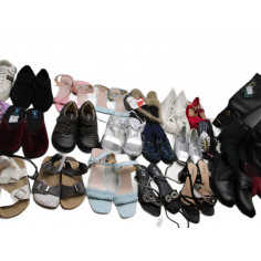 25 Paires de chaussures a...