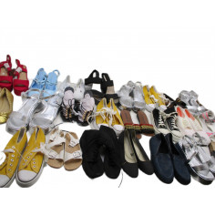 27 Paires de chaussures a...