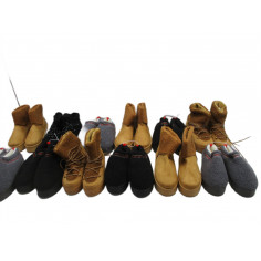 12 Paires de chaussures a 3€