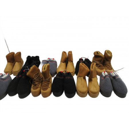 12 Paires de chaussures a 3€
